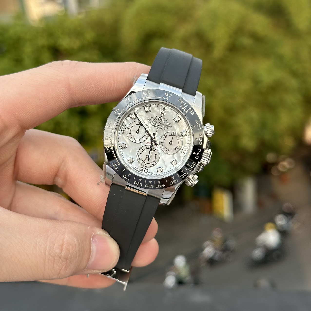 Rolex Best Replica Watch Daytona Mother Of Pearl & Moissanite Diamonds Dial 40mm - Soul Replicas