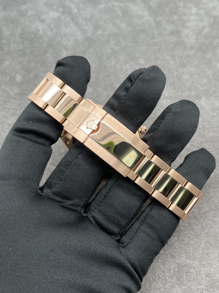 Rolex Custom Daytona Rainbow M116595R 18K Solid Gold And Gemstones 40mm - Soul Replicas