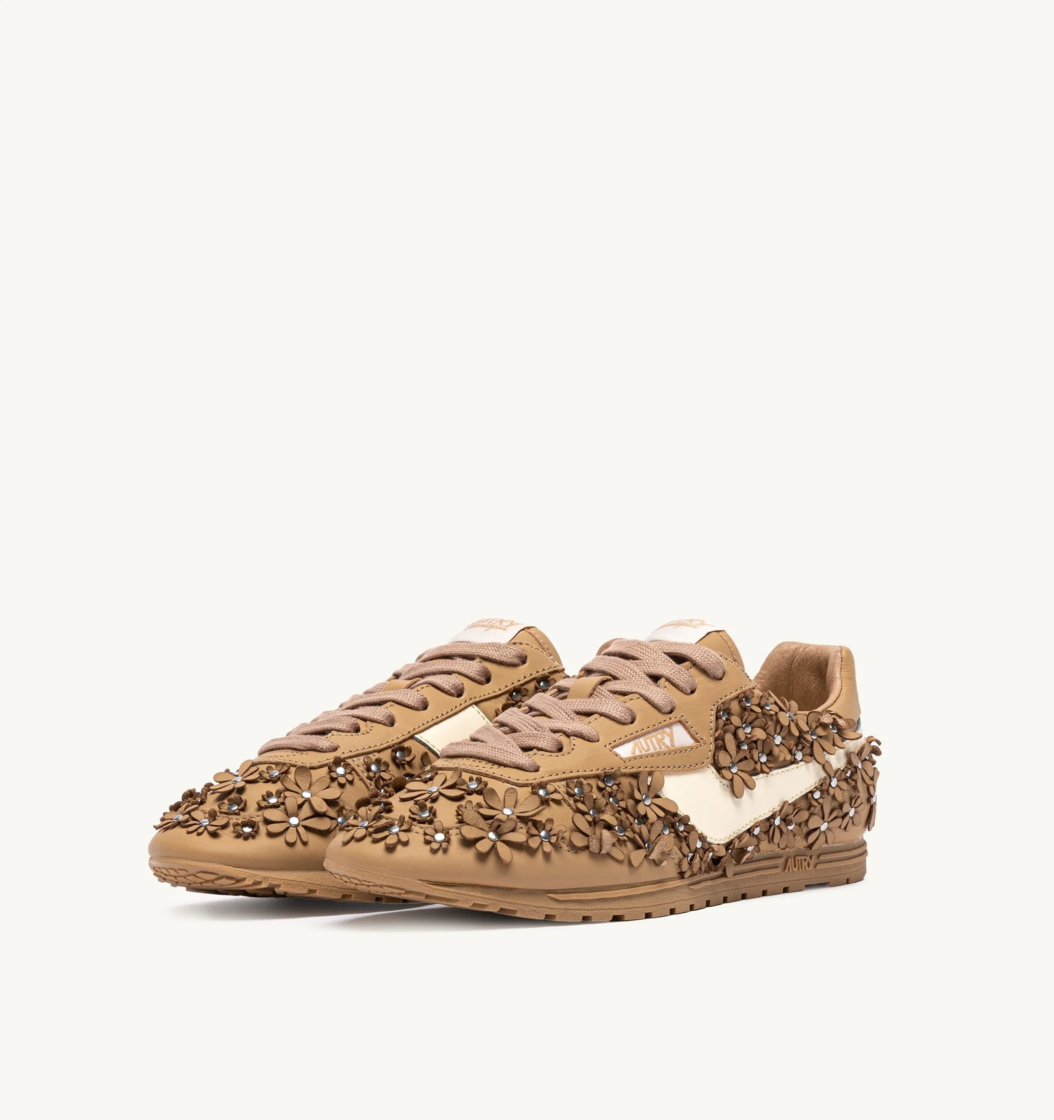 WINDSPIN FLOWERS SNEAKERS IN STAR FISH LEATHER