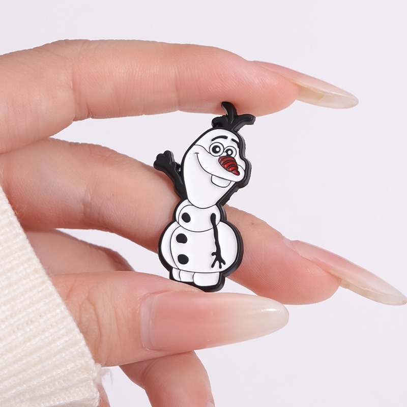 Euro-American Charm, Adorable Olaf! Movie & TV Peripheral Commemorative Badge, Whimsical Snowman-Shaped Cartoon Brooch, Adding Uniqueness to Your Everyday
