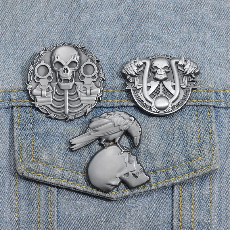 Halloween Dark Punk Spectacle: Unleash the Creative Skull Badge! Irregular Brooch, Individually Versatile, Making Your Medallion the Party's Showstopper