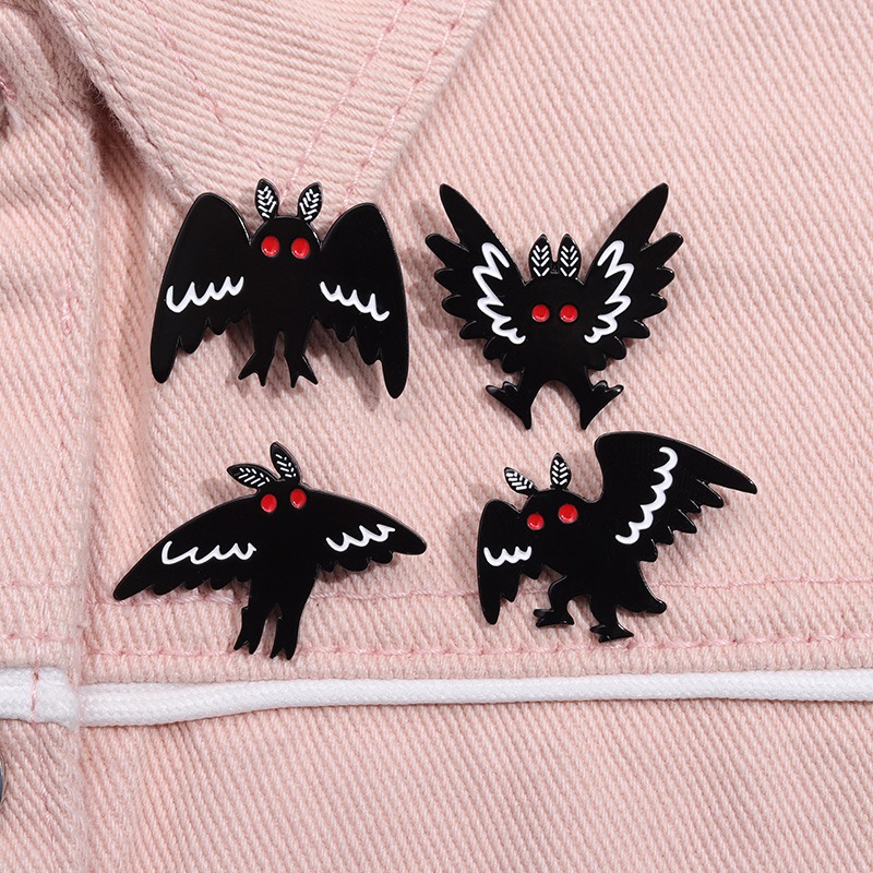 New Halloween Series Pins: Dark Bat & Red-Eyed Moth Designs, Metallic Chest Flower Decorative Brooch