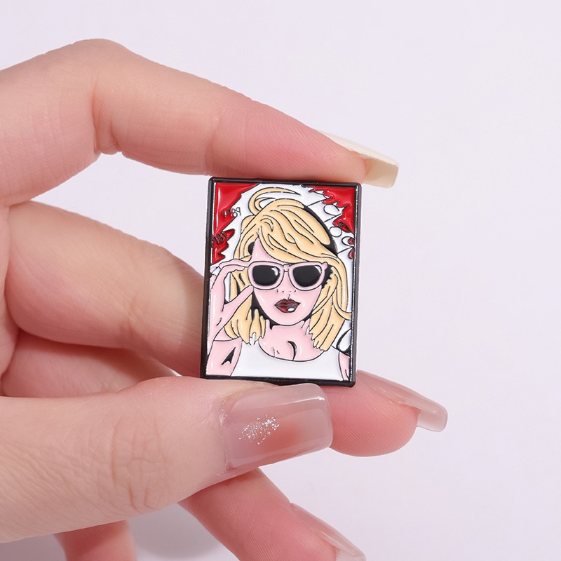 Q-Edition Fun Pin: Featuring Taylor Swift's Music Elements, Creative Cartoon Lapel Pin, Showcasing Female Celebrity Charm