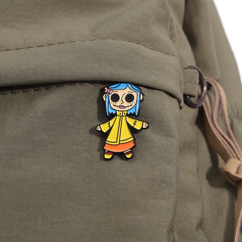 Movie & TV Peripheral Alloy Souvenir Pin: Horror Escape Room Theme, Unique Doll-like Cat Character Lapel Pin, Distinctive Small Gift