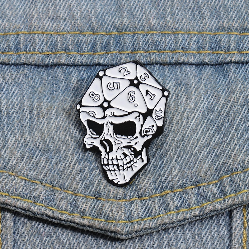 Horror Punk Style Skull Dice Number Alloy Badge Brooch - Exaggerated & Unique Design Essential for Halloween Party Pin Emblem