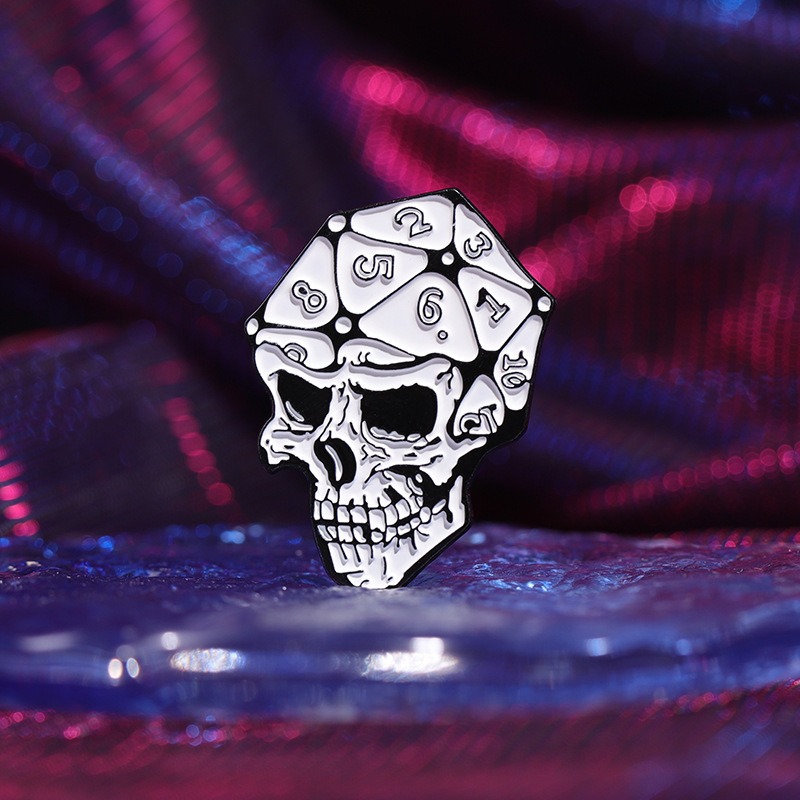 Horror Punk Style Skull Dice Number Alloy Badge Brooch - Exaggerated & Unique Design Essential for Halloween Party Pin Emblem