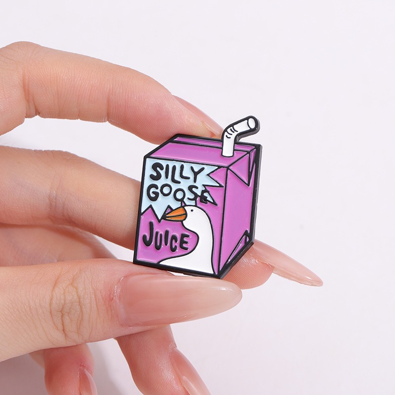 New Creative Cartoon Metal Brooch, Featuring a Cute Juice and Milk Carton Design Inspired by a Funny Duck, Highlighting Individualistic Trendiness, Versatile Fashion Accessory