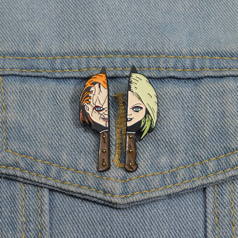 Creative Halloween Alloy Brooch, Featuring a Unique Design Inspired by a Terrifying Clown with a Grimace Dagger, Crafting a Thrilling Costume Accessory