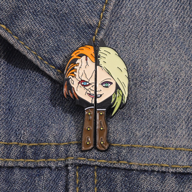 Creative Halloween Alloy Brooch, Featuring a Unique Design Inspired by a Terrifying Clown with a Grimace Dagger, Crafting a Thrilling Costume Accessory