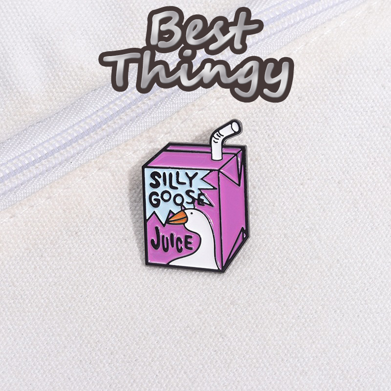 New Creative Cartoon Metal Brooch, Featuring a Cute Juice and Milk Carton Design Inspired by a Funny Duck, Highlighting Individualistic Trendiness, Versatile Fashion Accessory