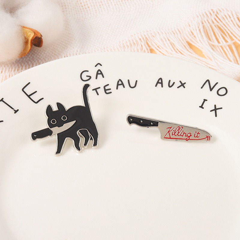 Cartoon Cat Holding a Knife Design Metal Enamel Pin Badge, Unique Personalized Small Knife Dark Style Lapel Pin Accessory Badge