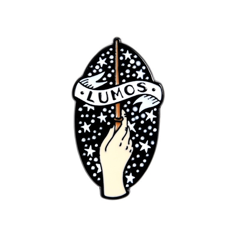 Creative Halloween Alloy Brooch, Featuring a Unique Design Inspired by a Terrifying Clown with a Grimace Dagger, Crafting a Thrilling Costume Accessory