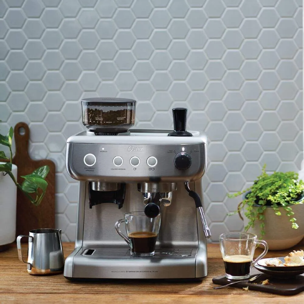 Cafetera para espresso Oster® Perfect Brew 15 bar molino integrado