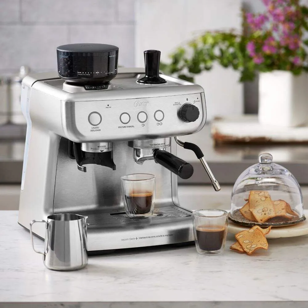 Cafetera para espresso Oster® Perfect Brew 15 bar molino integrado