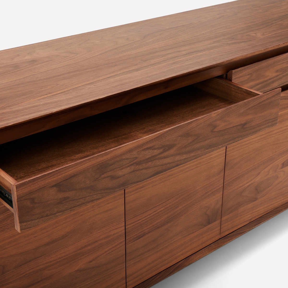 Aparador de madera de nogal con 4 puertas y 2 cajones Anton Room - El Corte Inglés