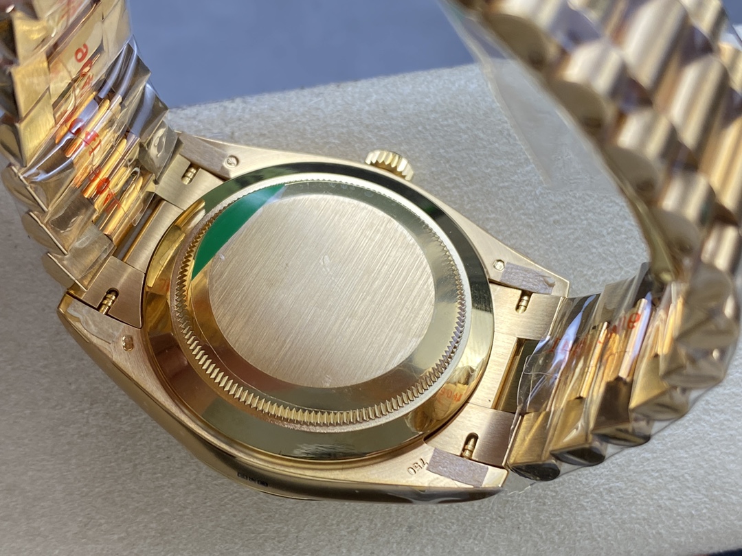 Rolex Day-Date 228238 Silver Roman Dial Fluted Bezel 40mm Mens Replica Watch