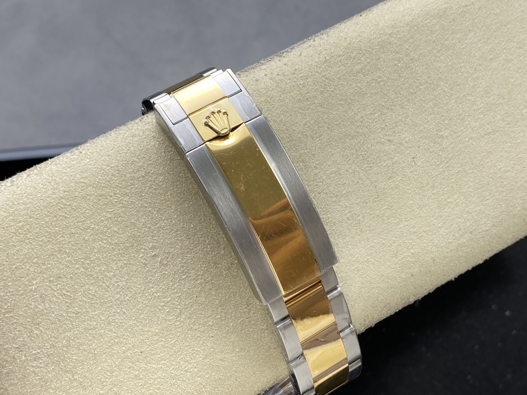 Replica Rolex Submariner Date 116613LB Two Tone Blue Dial 40mm Mens Watch