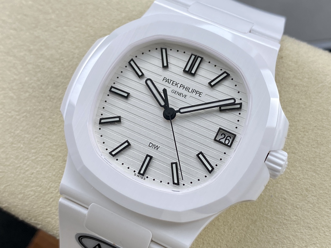 Patek Philippe Nautilus White Dial 5711 40MM Replica Watch