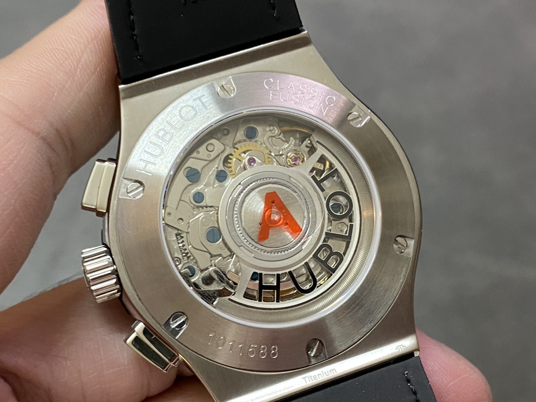 Hublot Classic Fusion 521.NX.7071.LR 45MM Mens