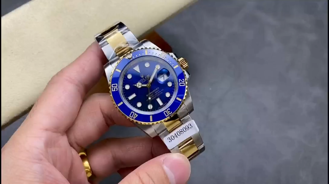 Replica Rolex Submariner Date 116613LB Two Tone Blue Dial 40mm Mens Watch
