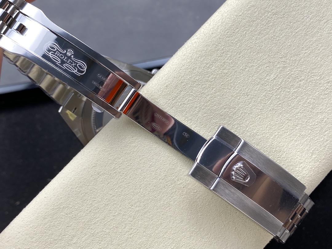 Rolex Datejust 126334 0028 41 Oystersteel and White Gold Mens Watch