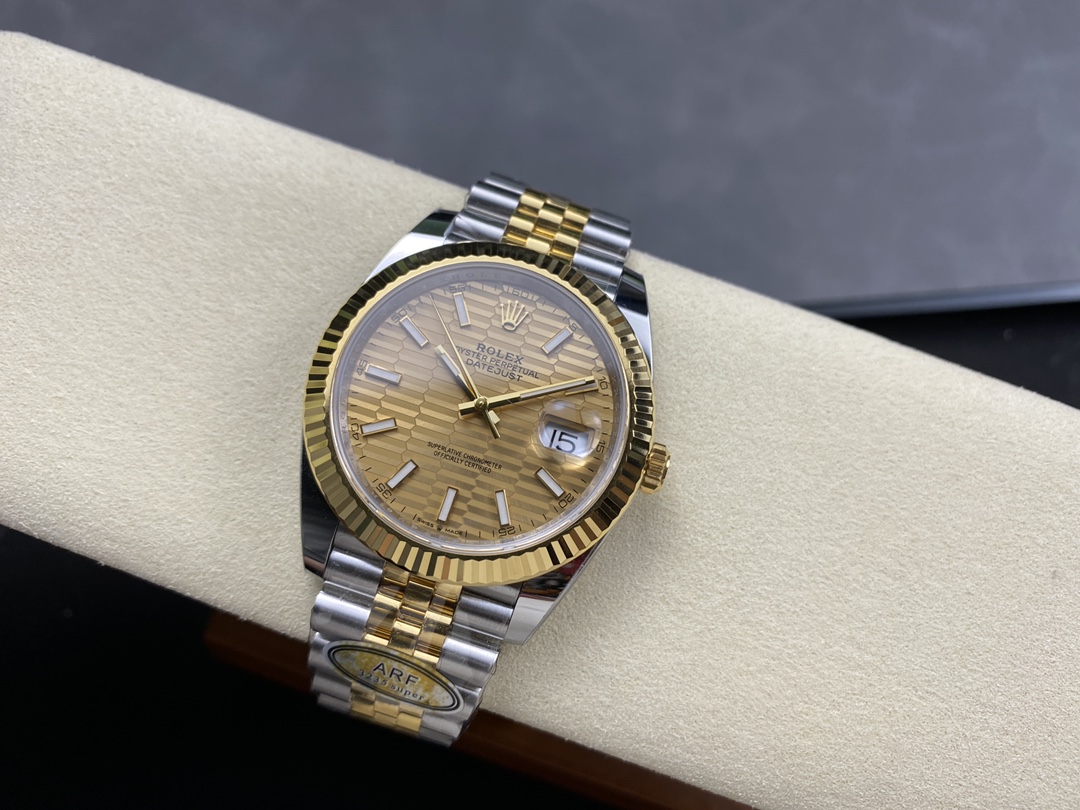 Rolex Datejust 41 126333 Golden Fluted Motif Champagne Dial