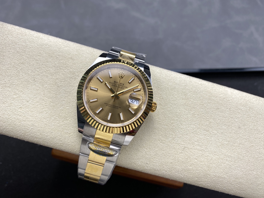 Rolex Datejust 126333 0009 Champagne Index Oyster 41mm Two Tone Steel