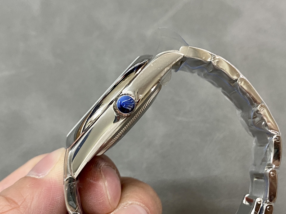 Rolex Oyster Perpetual 36 m126000 0009 Women's Watch