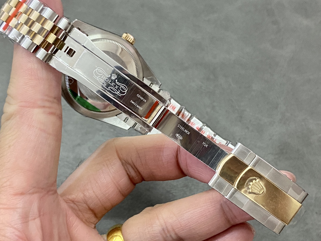 Rolex Datejust 36MM 126233 0031 Silver Roman Numeral Dial Fluted Bezel Unisex Replica Watch