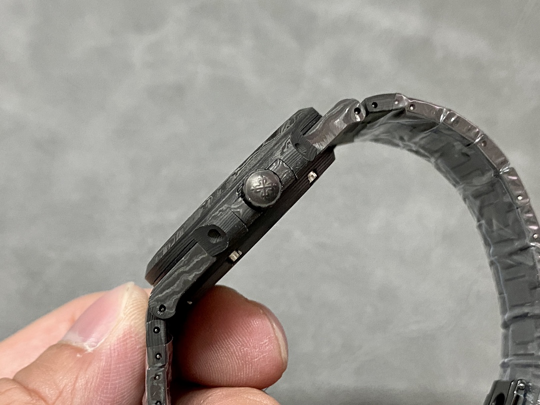 Patek Philippe Nautilus Carbon Fiber Case Blue Dial 5711 40MM Watch