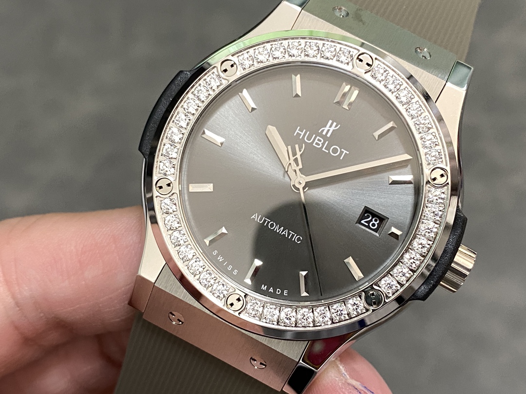 Hublot Classic Fusion Grey Dial 42mm Mens Replica Watch