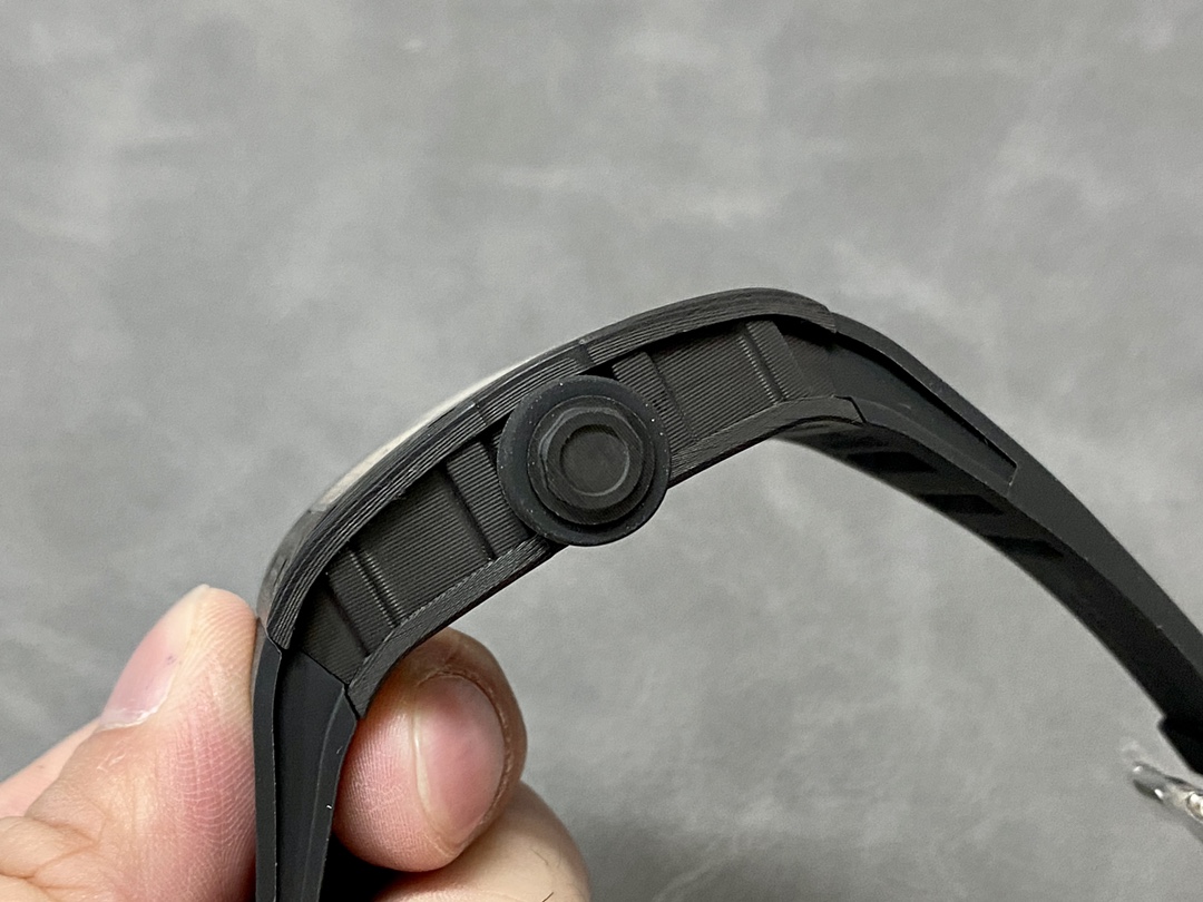 Richard Miller RM055 NTPT Carbon Fiber Black