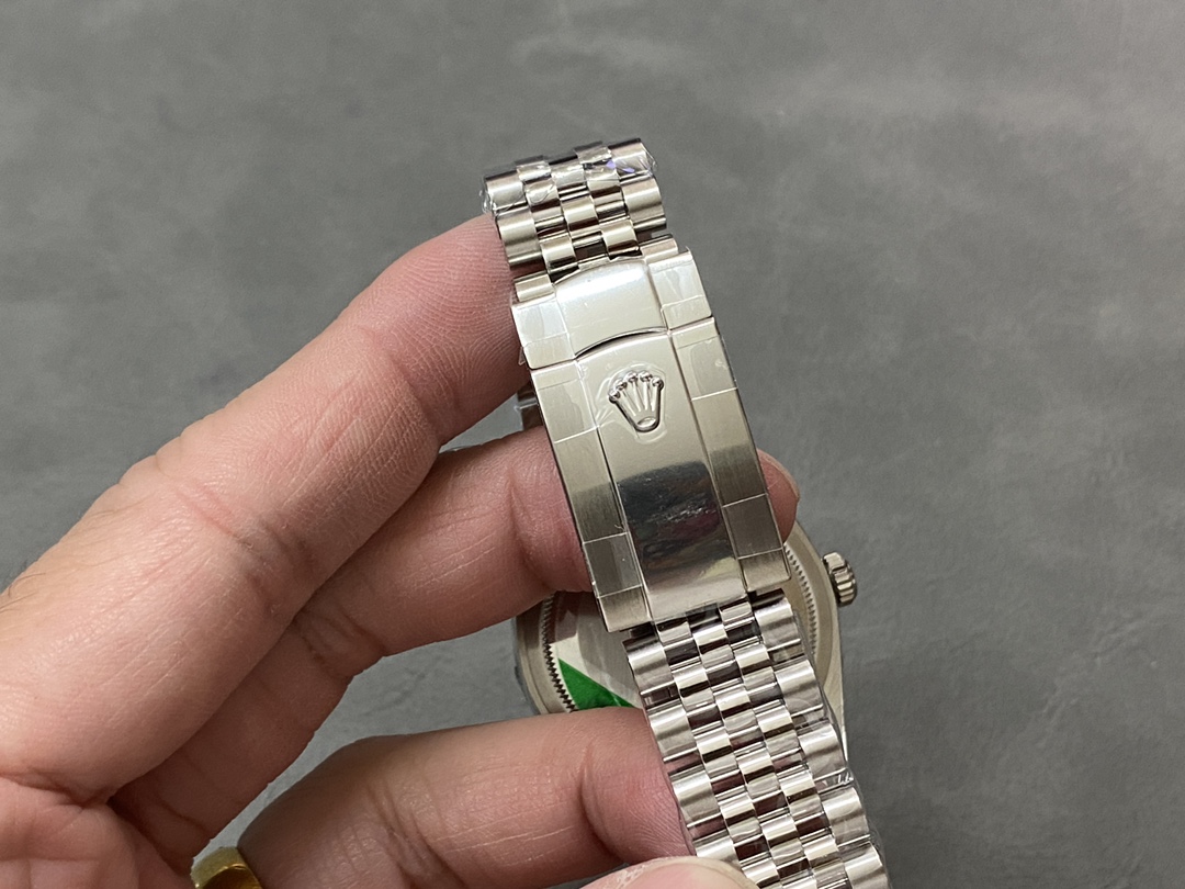 Rolex Datejust 126234 Fluted Bezel Aubergine Dial 36MM Unisex Replica Watch