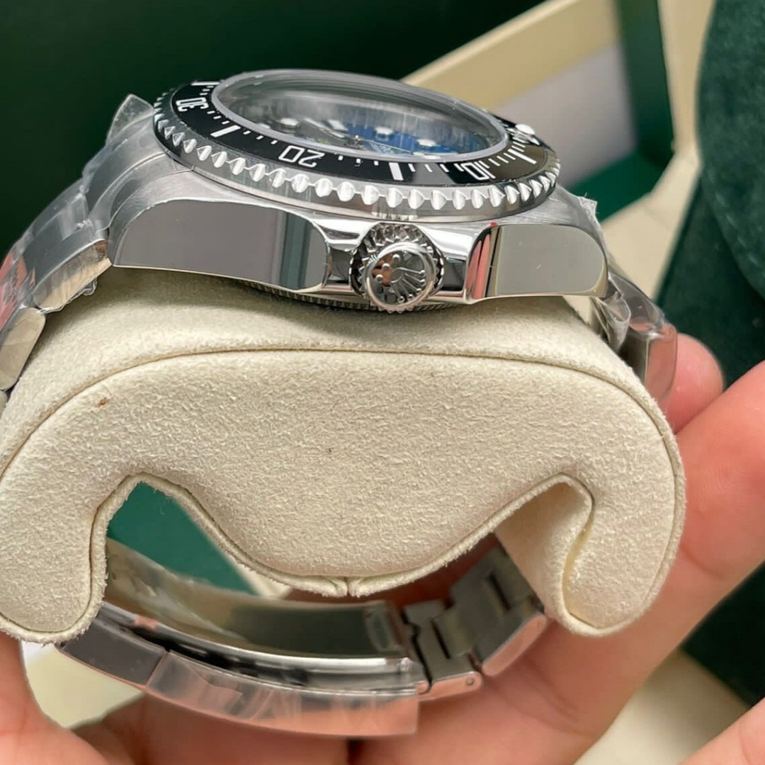 Rolex Sea-Dweller Deepsea 136660 0005 Stainless Steel Black Blue Dial 44MM Mens Replica Watch