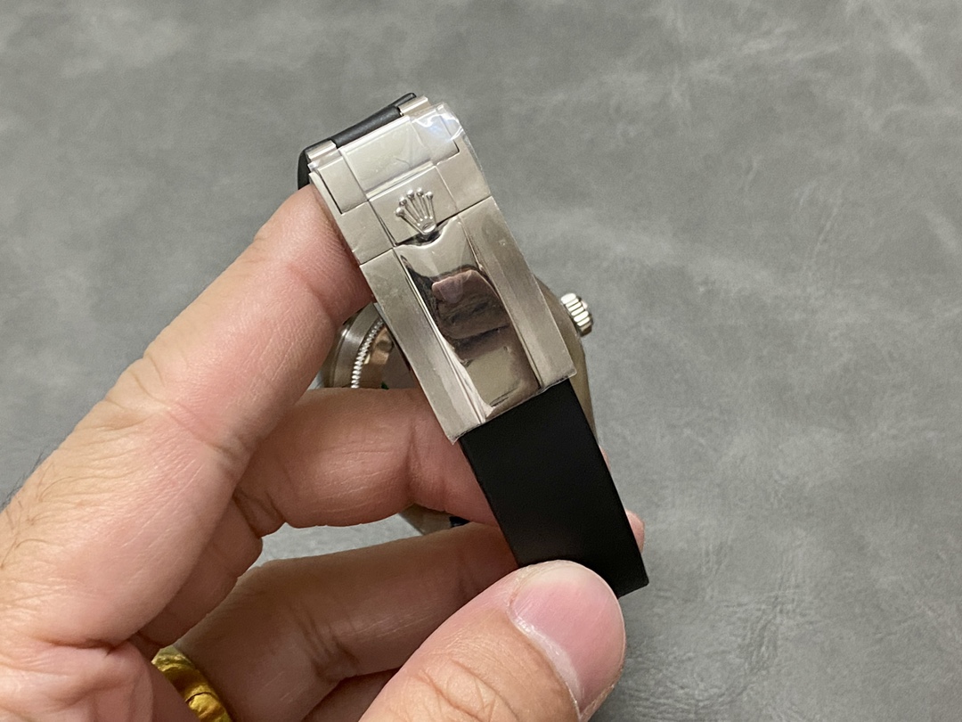 Rolex Sky Dweller 42mm 336239 Rubber Strap Black Dial Men's Watch