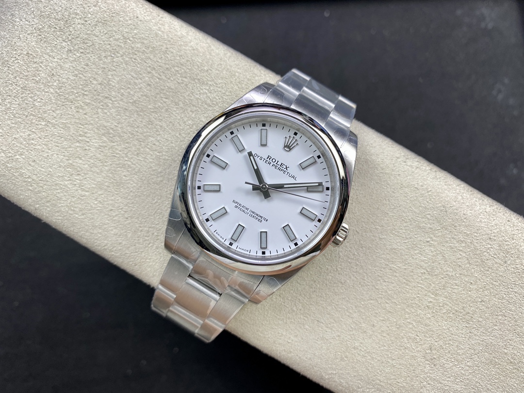 Rolex Oyster Perpetual 114300 White Dial 39mm Mens Replica Watch
