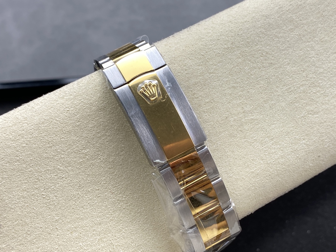 Rolex Datejust 126333 0009 Champagne Index Oyster 41mm Two Tone Steel