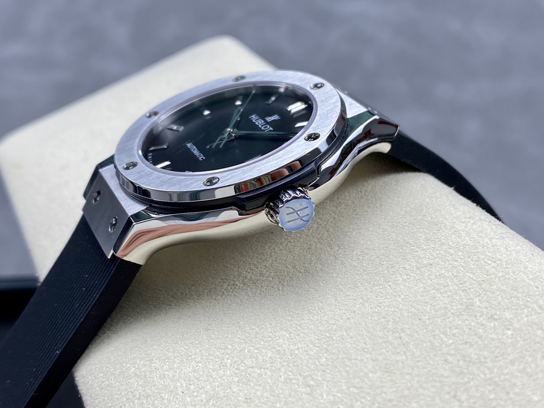542.NX.1171.RX Hublot Classic Fusion Automatic Rubber