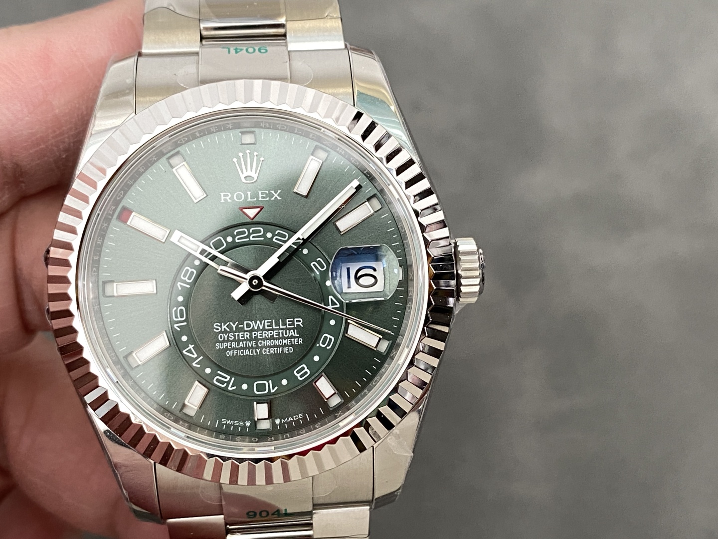 Rolex Sky-Dweller 336934 Fluted Bezel Green Dial 42MM Mens Replica Watch