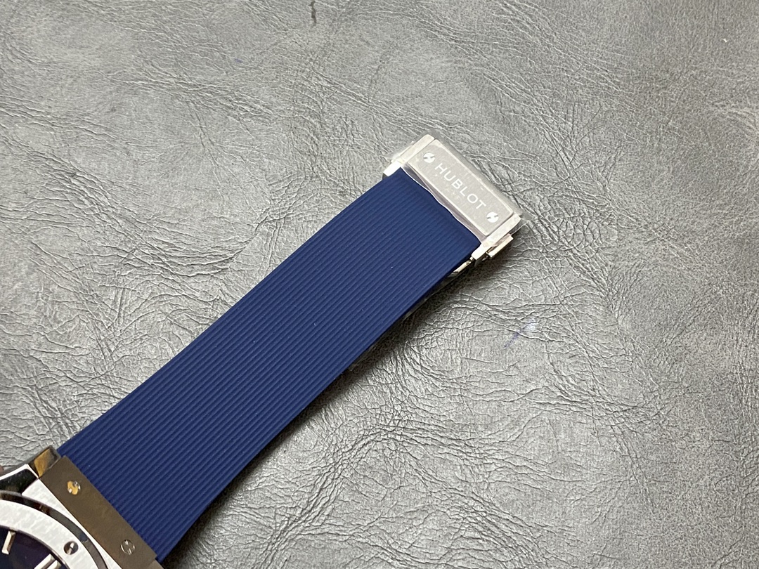 Hublot Classic Fusion 301.PB.131.RX 42mm Mens