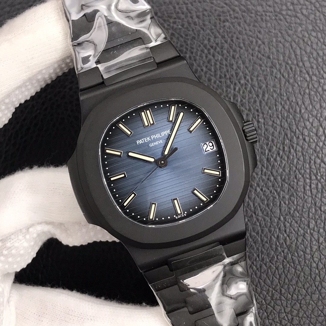 Replica Patek Philippe Nautilus Blue Dial 5711 40MM Mens Watch