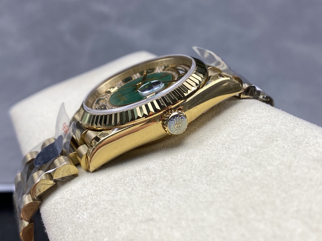 Rolex Day-Date 118238 Yellow Gold Green Diamond Pave Dial 36mm Unisex Replica Watch