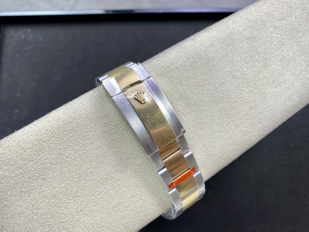 Rolex Sky Dweller Champagne Dial Yellow Gold 336933 0001 42mm