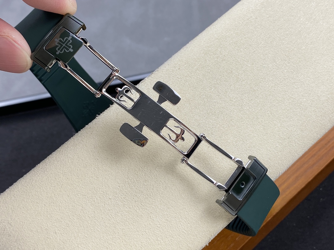 Patek Philippe Nautilus Green Rubber Green Dial 5711 40MM Watch