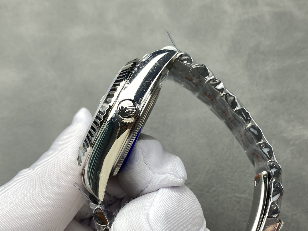 Rolex Sky-Dweller 42 m336934 0006 Fluted Bezel Blue Dial Replica Watch