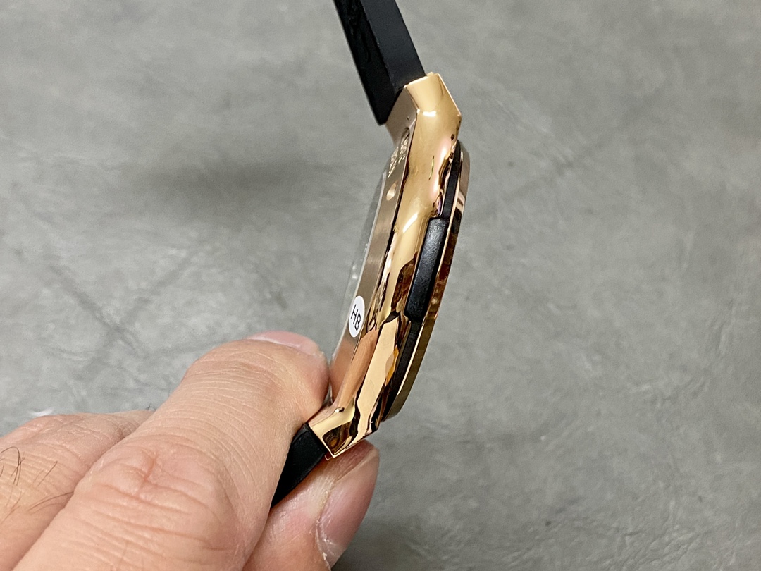 Hublot Classic Fusion 542.OX.8980.LR 42mm Mens