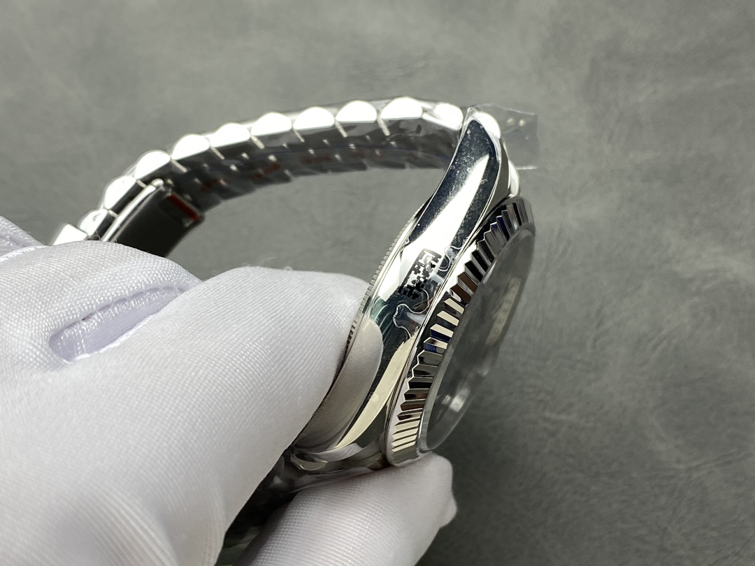 Rolex Sky-Dweller 42 m336934 0006 Fluted Bezel Blue Dial Replica Watch