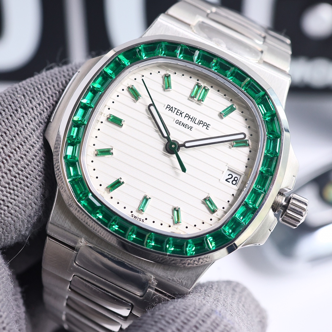 Replica Patek Philippe Nautilus 5711 113P 01 40mm Mens Watch