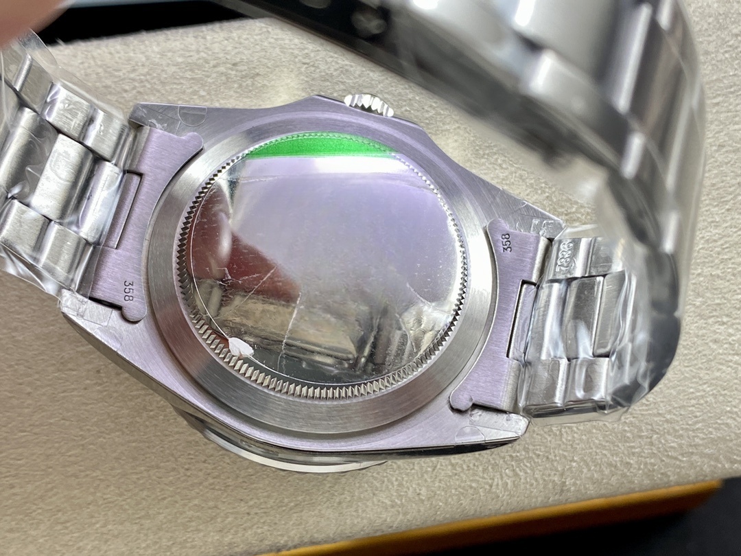 Rolex GMT-Master II 16710 Black Dial Blue Red Pepsi Bezel 40MM Mens Replica Watch