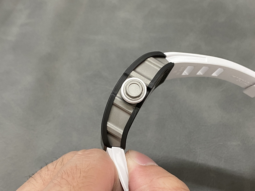 Richard Miller RM055 NTPT Carbon Fiber White Rubber Strap
